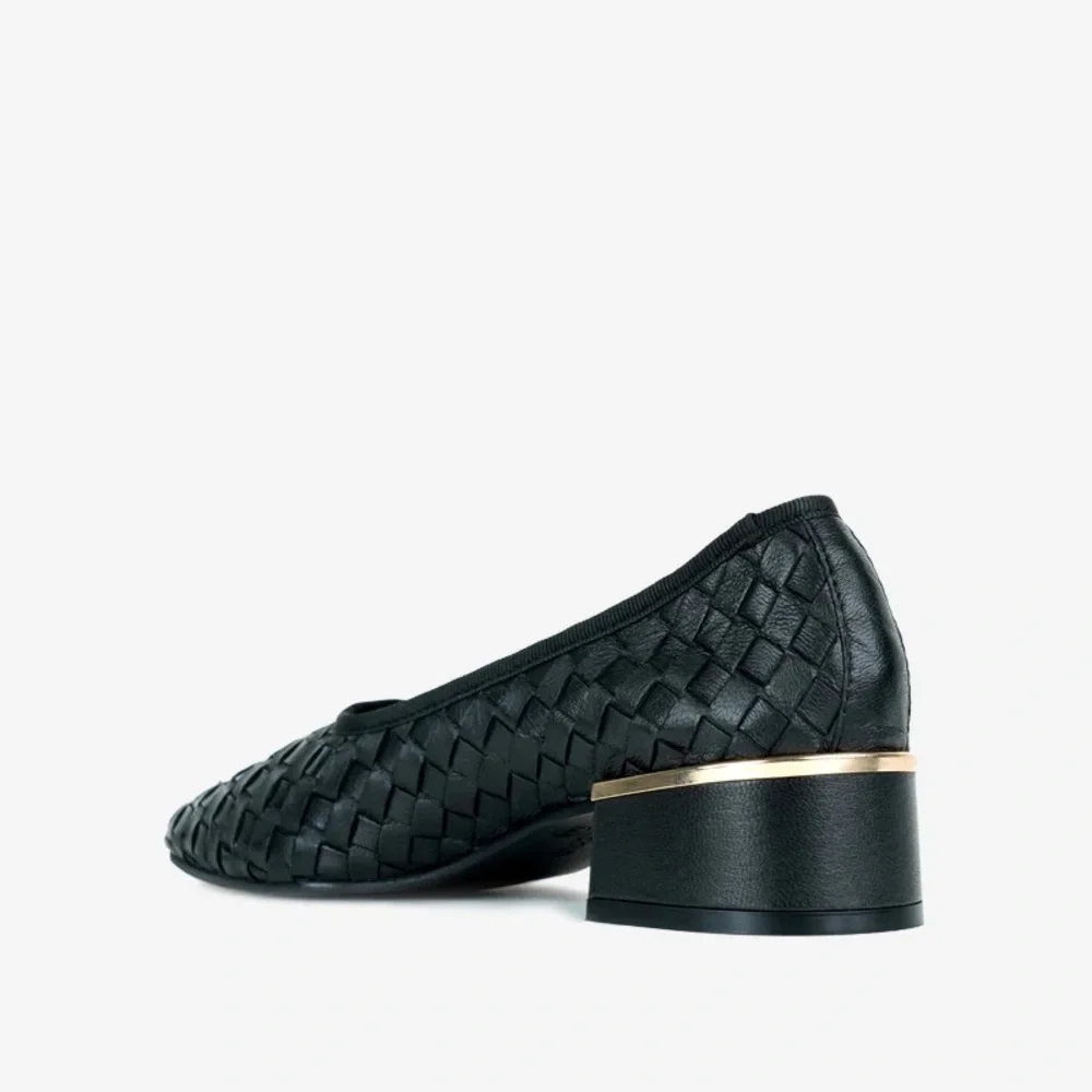 Kenneth Cole kenneth cole