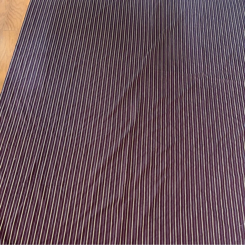 N/A maroon gold