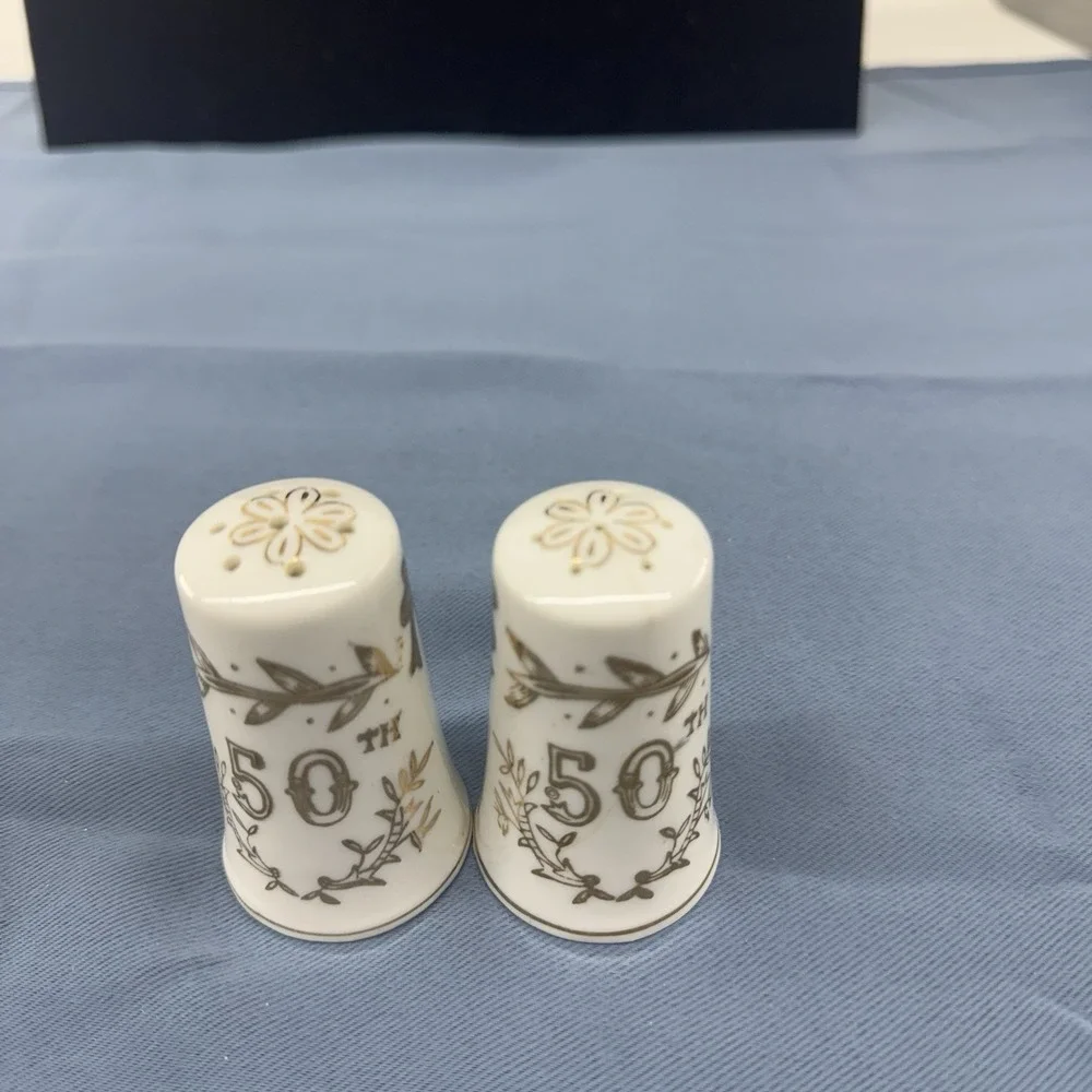 LEFTON Salt and Pepper Shakers White And Gold VTG 1950s