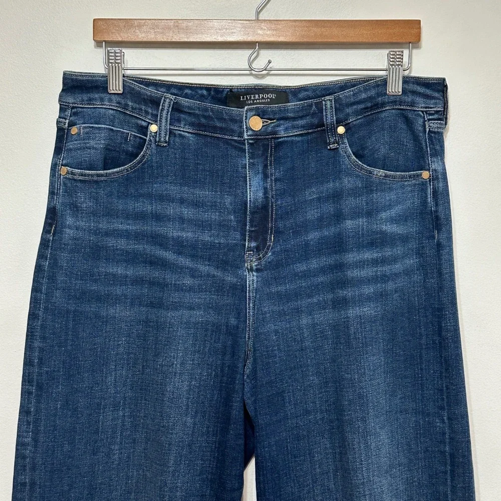 Liverpool Eco Stride High Rise Jeans Womens 12/31 Wide Leg Crop Flare Cut‎ Hem