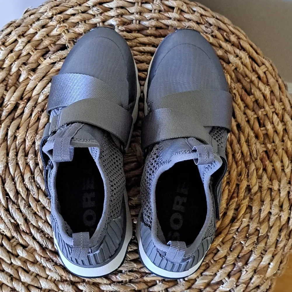 SOREL Womens Kinetic Cross Strap Slip-On Athletic Grey‎ Mesh Knit Sneakers S-6
