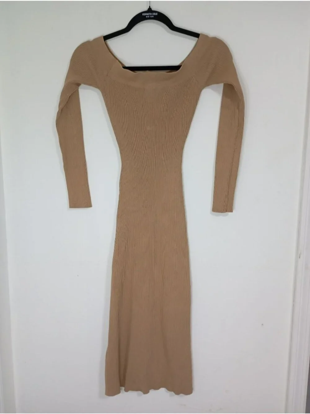 Hera Collection Ribbed Bodycon Knit Dress Gold Side Buttons Off-Shoulder Camel S