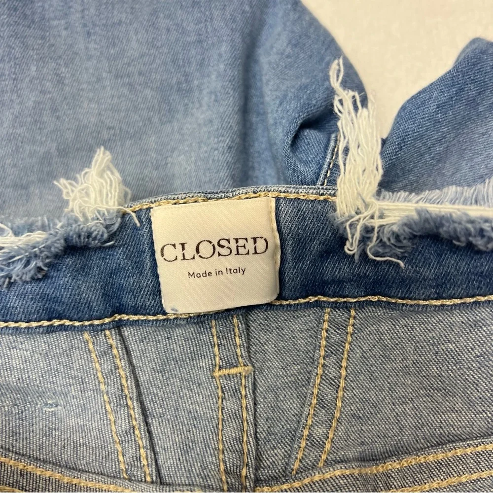 Closed Distressed Waist Light Wash Made In Italy Sz 25
