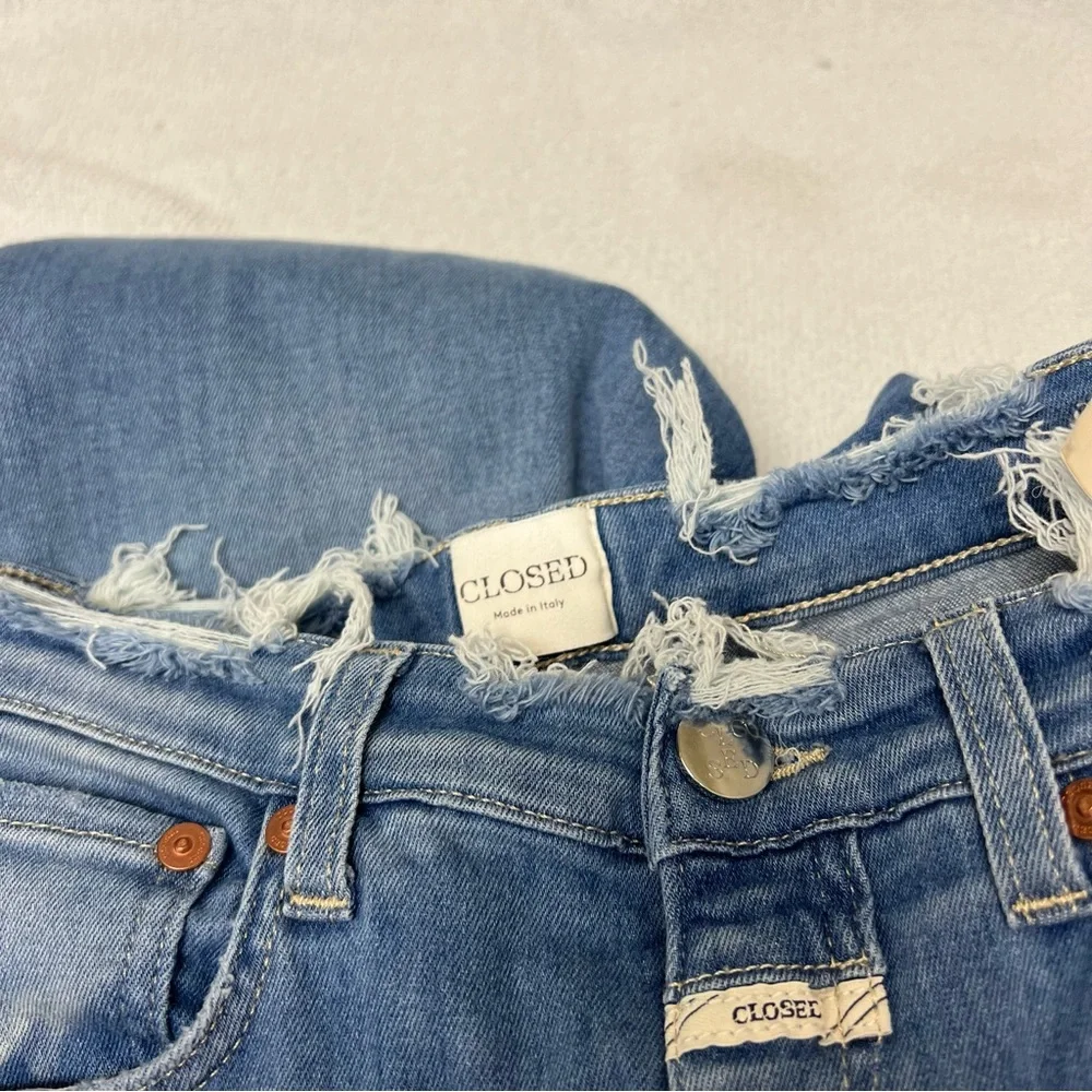 Closed Distressed Waist Light Wash Made In Italy Sz 25