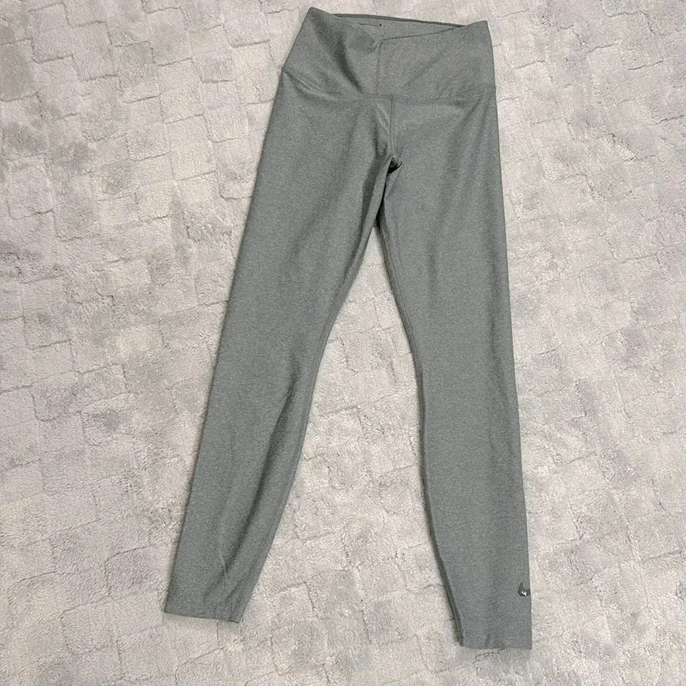 Nike Dri-Fit One Legend Pant‎ Athletic Performance Workout Leggings / Size Small