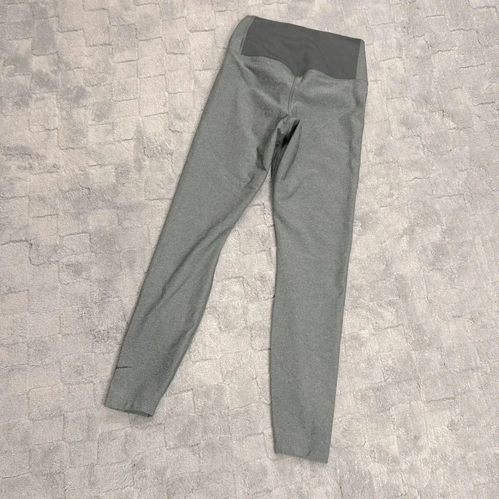 Nike Dri-Fit One Legend Pant‎ Athletic Performance Workout Leggings / Size Small