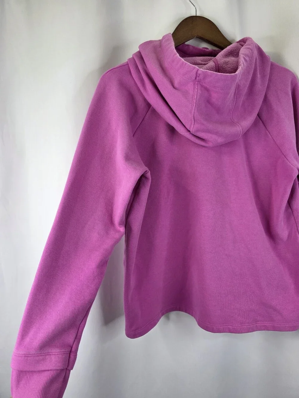 Under Armour Hoodie Women Medium Pink Loose Fit Pullover Sweatshirt Sweater Cozy