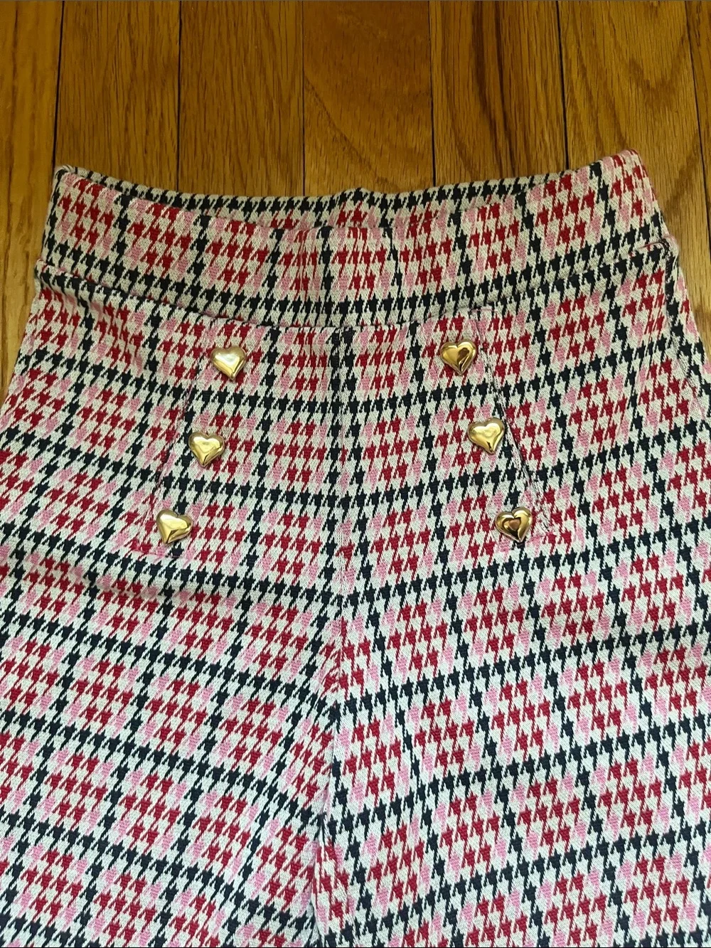 Old Navy perfect has buttons