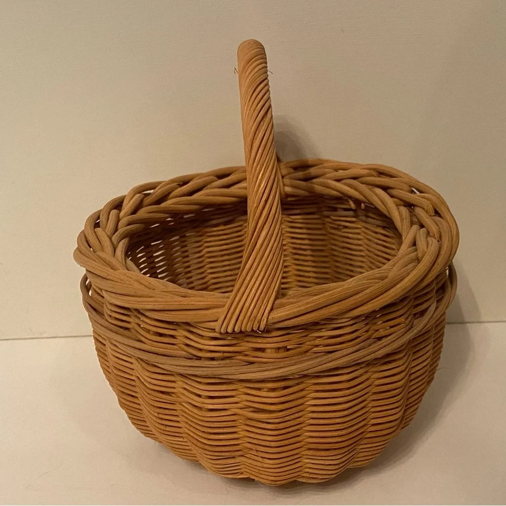 C. MARTIN BASKET VINTAGE HANDMADE SIGNED SMALL HANDLE NATURAL HOME DECOR ACCENT