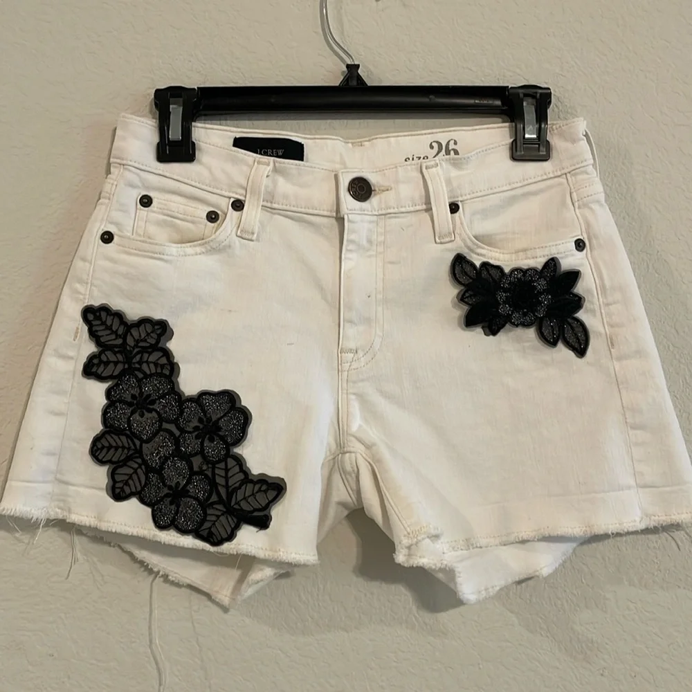 J.Crew Women’s Denim Short Size 26 Mid Rise White Stretch High Waist Floral