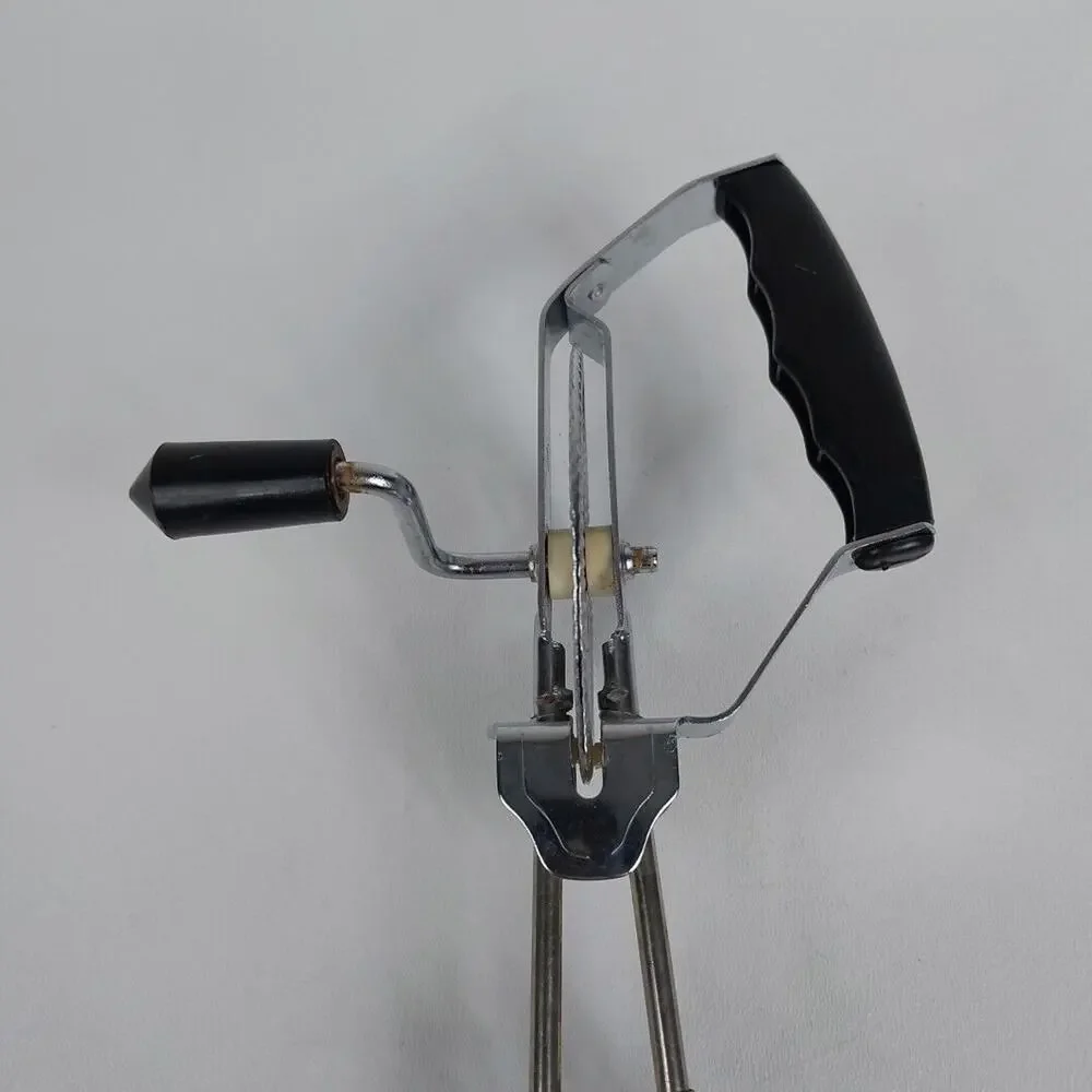 Vintage Black Handled Egg Beater Hand Mixer Kitchen Utensil‎ Crank Whisk