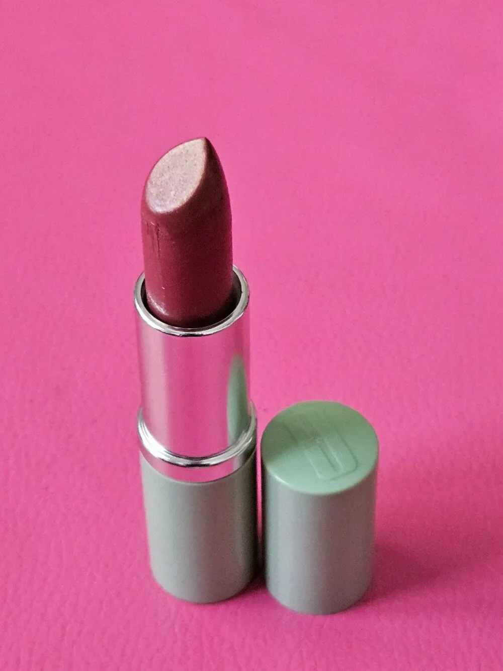 Clinique Dramatically Different Lipstick Think Bronze