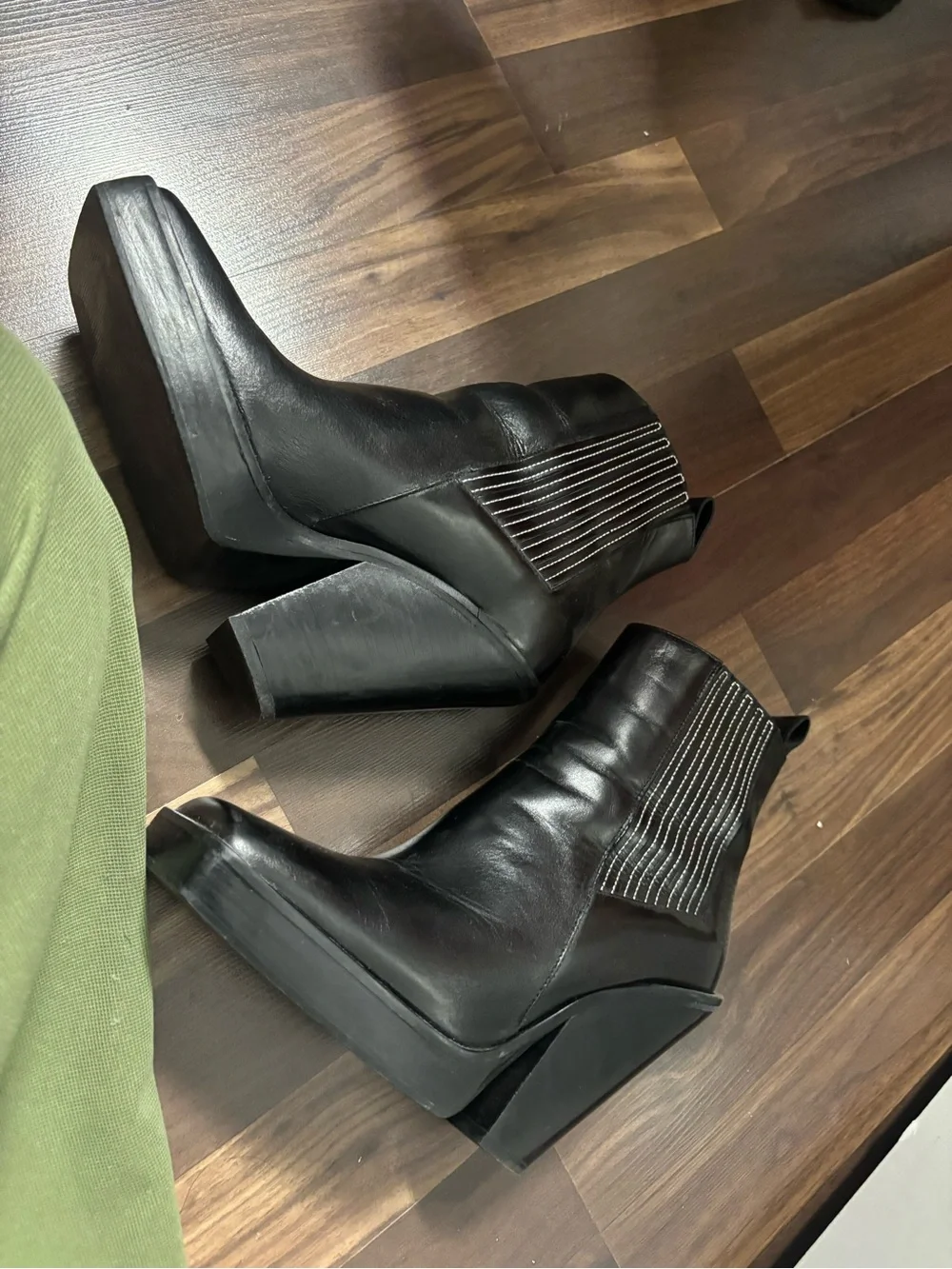 Zara Black Leather Square-Toe Ankle Boots with Contrasting Stitching
