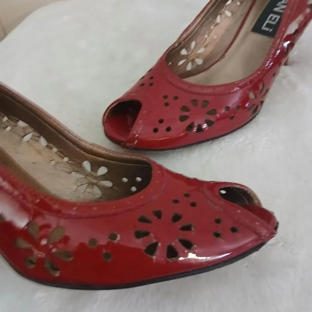 Y2K Vintage VANELi Red Patent Floral Laser Cut Peep Toe Heels 7 Rockabilly PinUp