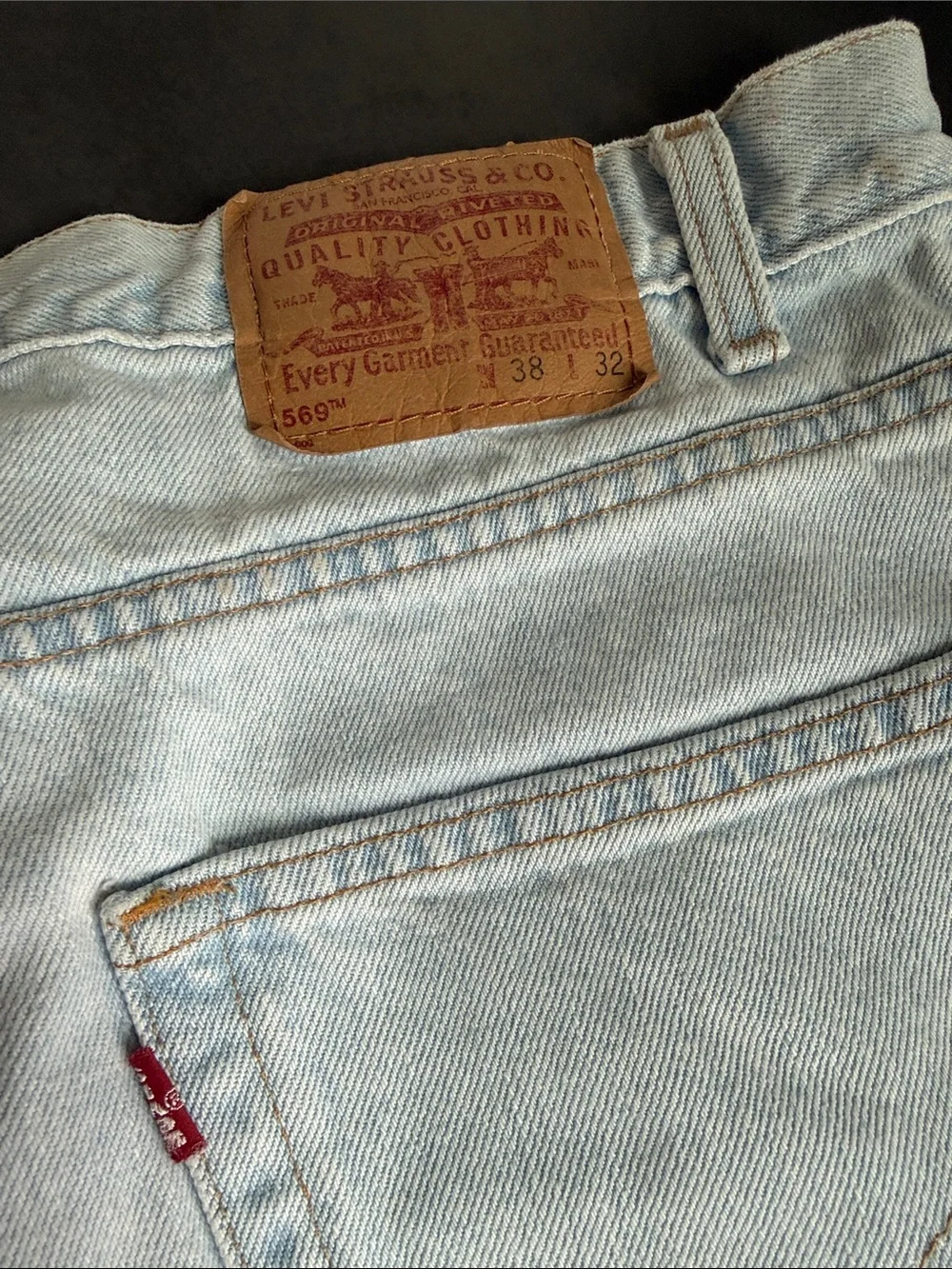 Levis relaxed straight
