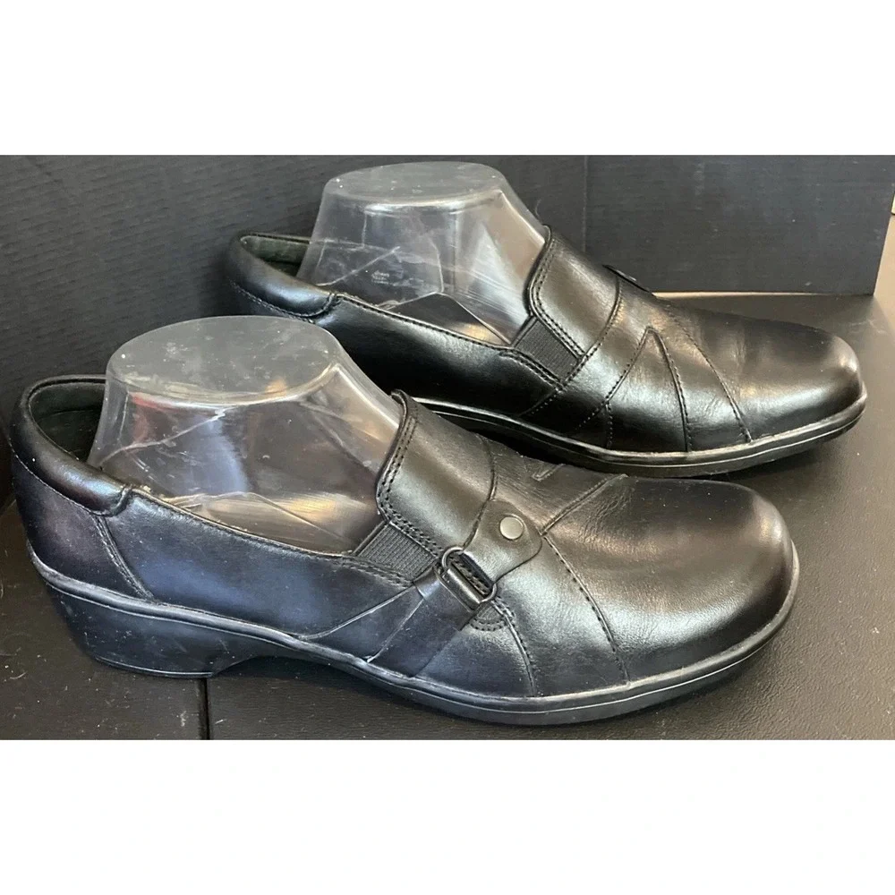 Clarks Womens 9.5 Loafers Black Leather Bendables Buckle Slip On Career Comfy