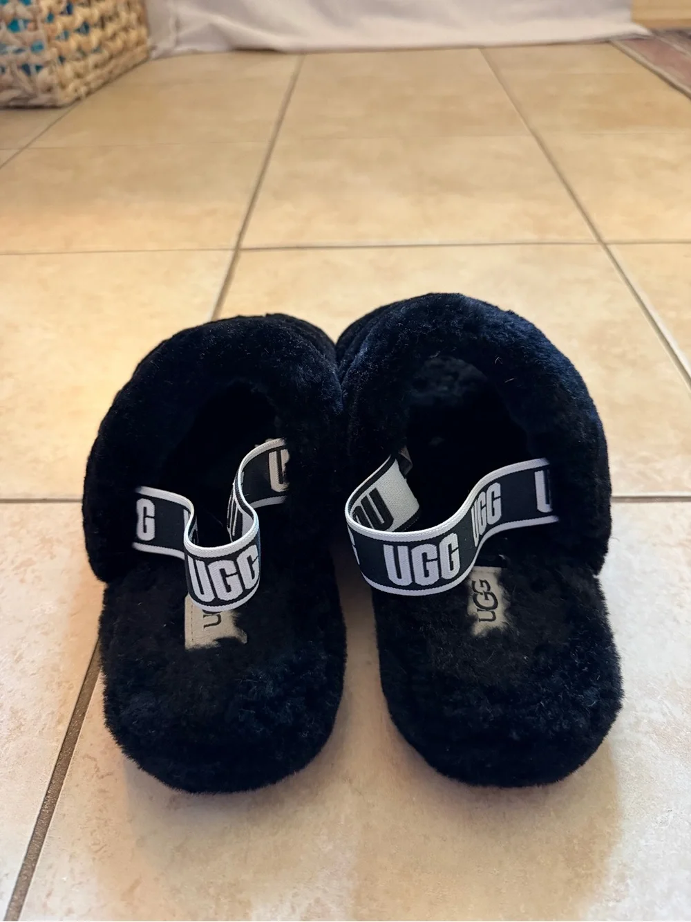 UGG fur fuzzy fits