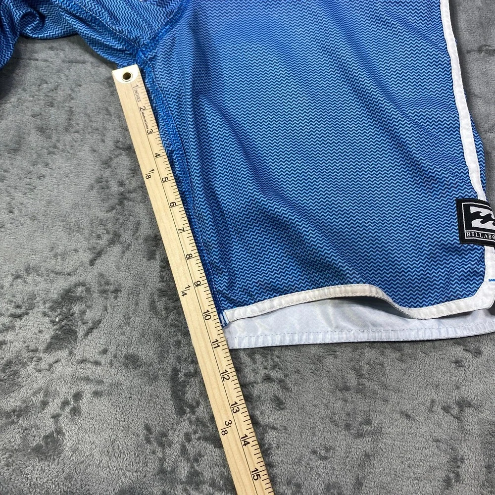 Billabong Boardshorts Mens 34 Blue Geometric Swim Trunks Beach Ombre Drawstring