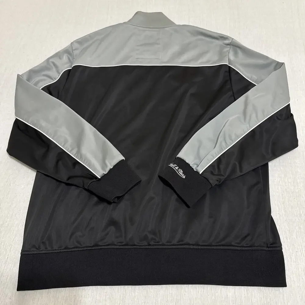 Mitchell & Ness used excellent