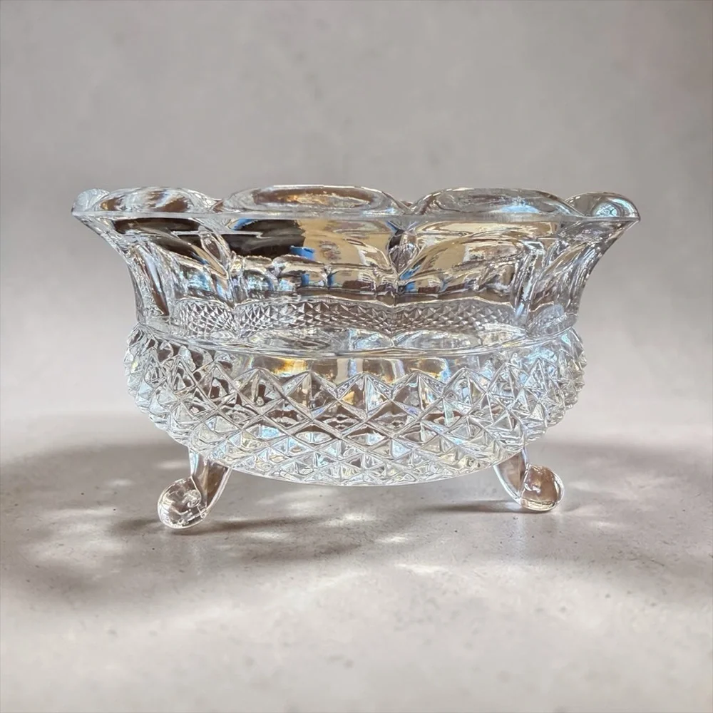 Vintage Indiana Glass Diamond Point Clear 3-Toed Candy Dish Scalloped Bowl