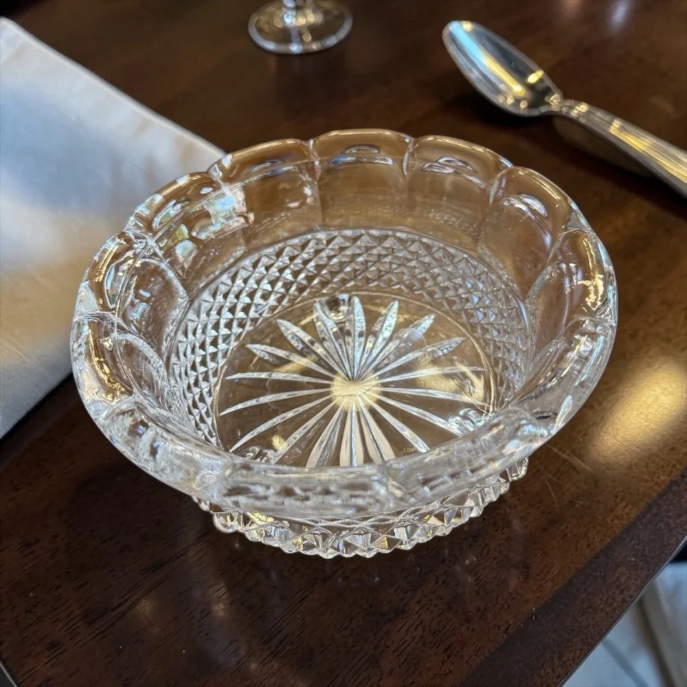 Vintage Indiana Glass Diamond Point Clear 3-Toed Candy Dish Scalloped Bowl