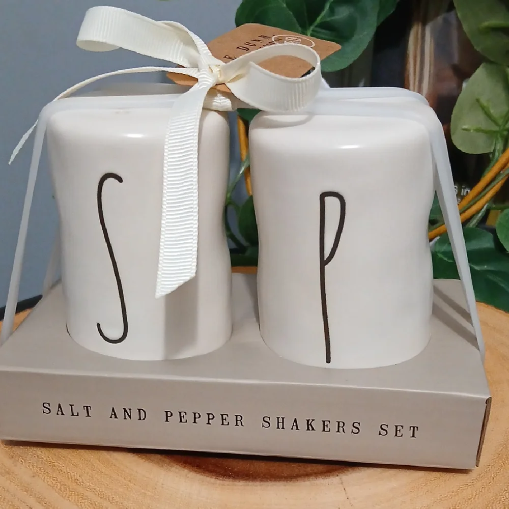 New!! Rae Dunn Ceramic Salt & Pepper Shakers Set NWT