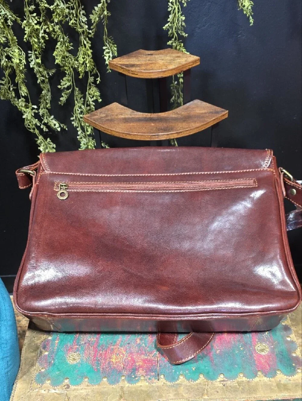Men's Italian Brown Leather Messenger Bag - Classic Carryall