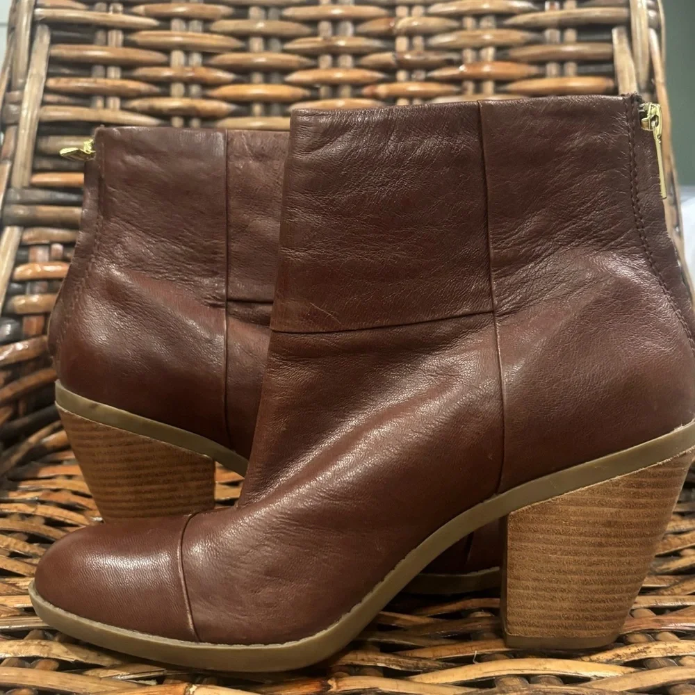 Bandolino genuine leather