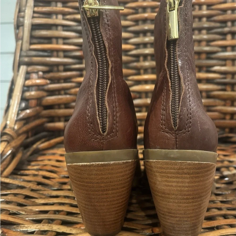 Bandolino genuine leather