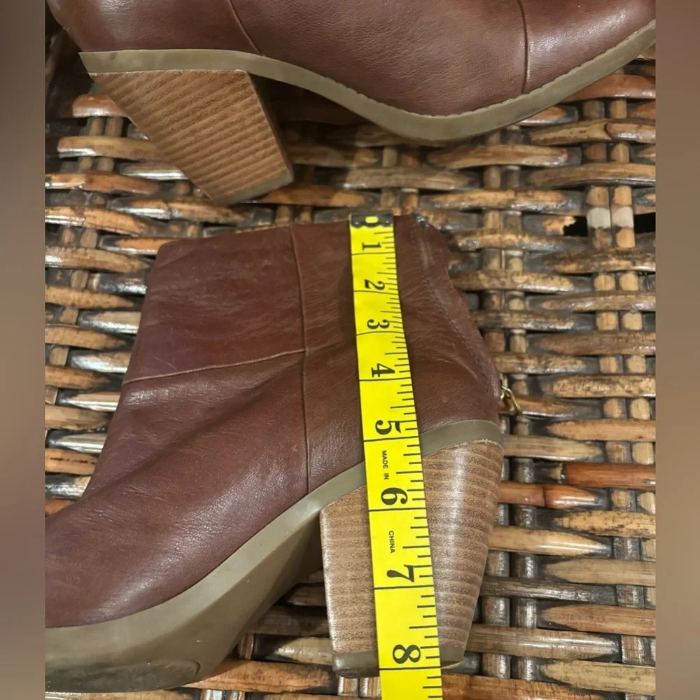 Bandolino genuine leather