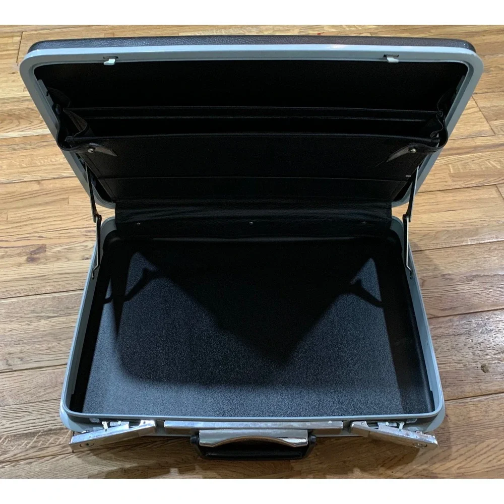Samsonite Vintage Hard Shell Briefcase Black Retro 90s Y2K Dark Academia Minimal