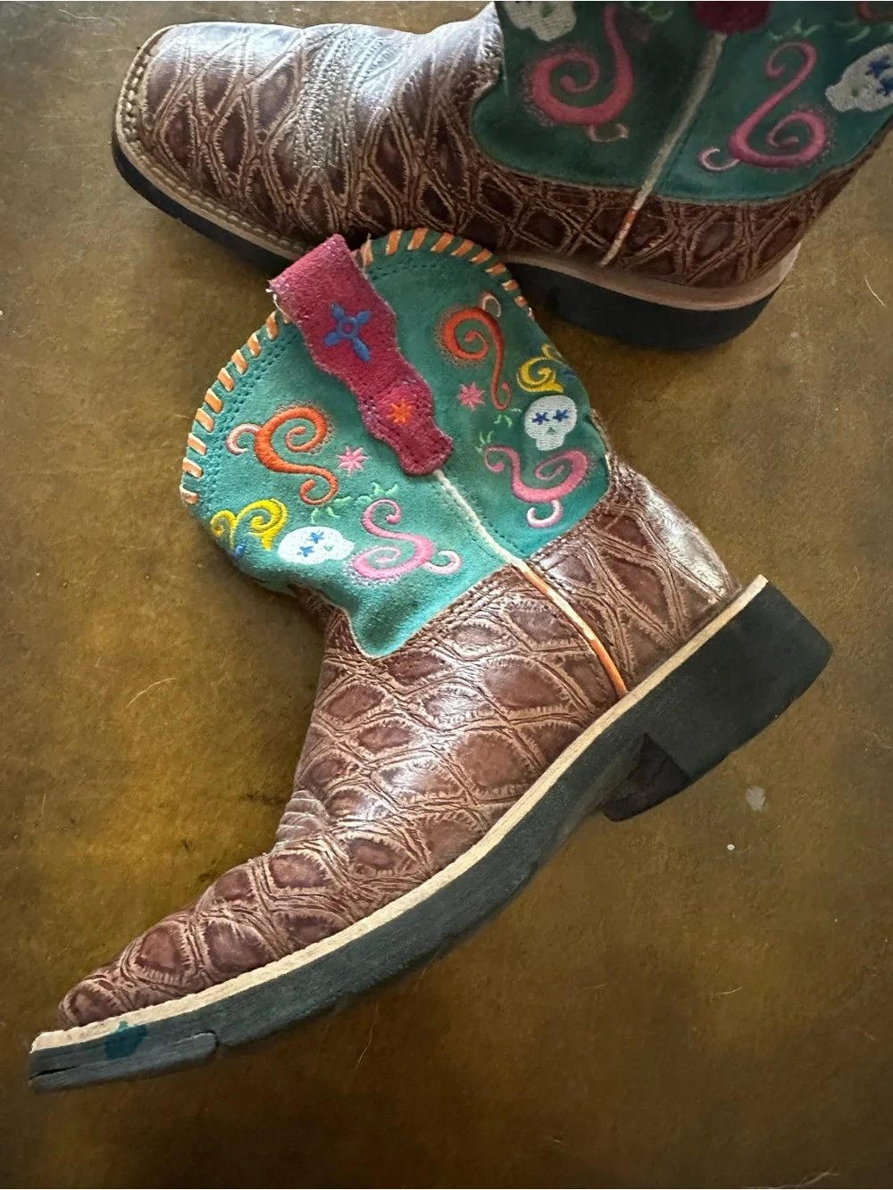 Ariat sugar skull