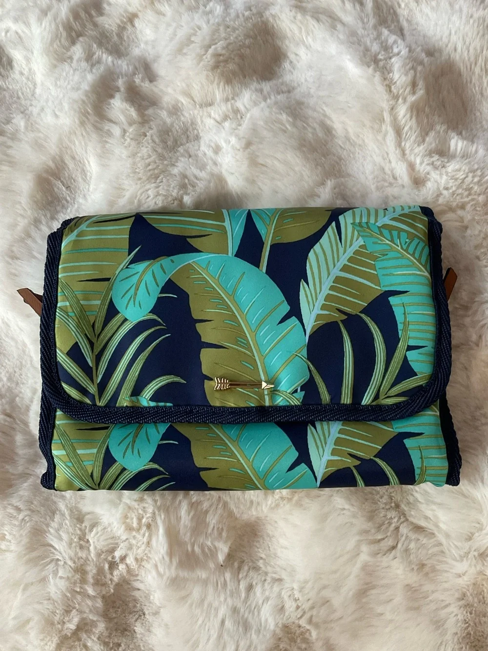 Stella & Dot “Hang On” Travel Bag in botanical print, folding cosmetic case GUC