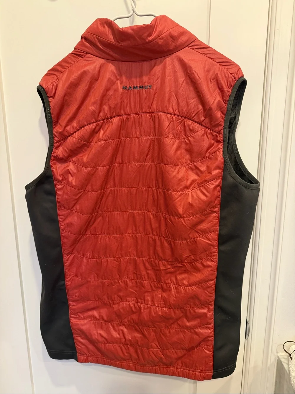 Mammut design secure vest