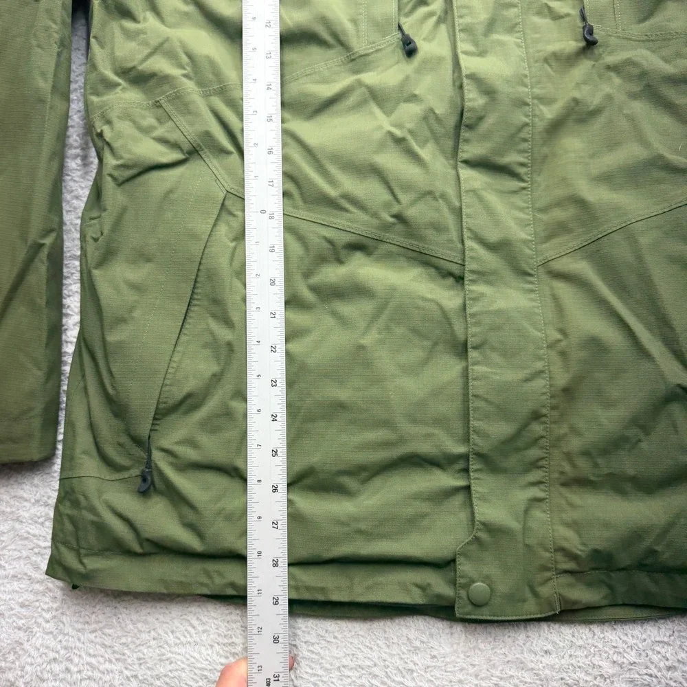 Eastern Mountain Sports secure snap