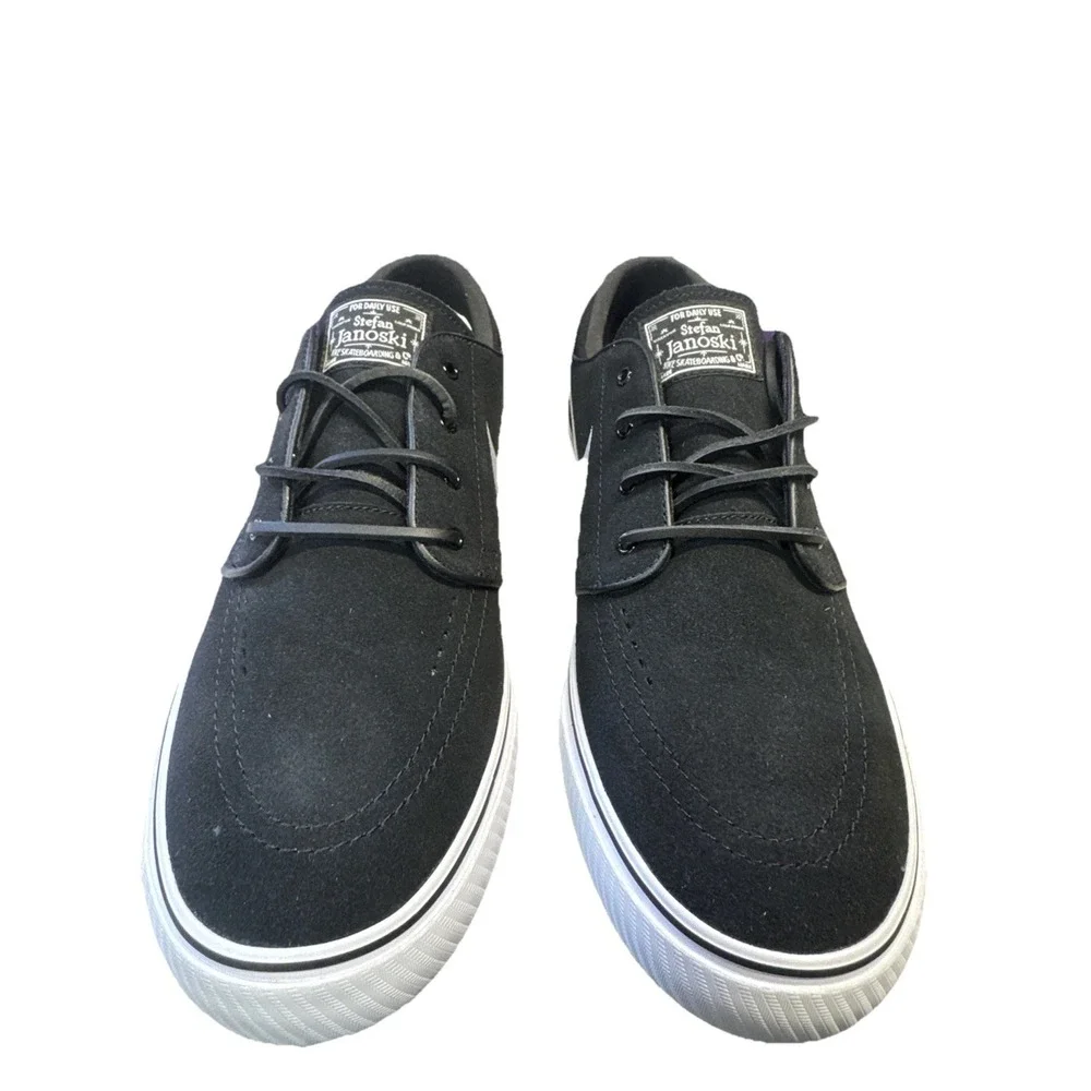 Nike product pair