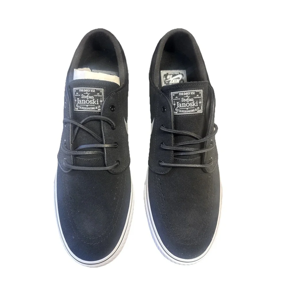 Nike product pair
