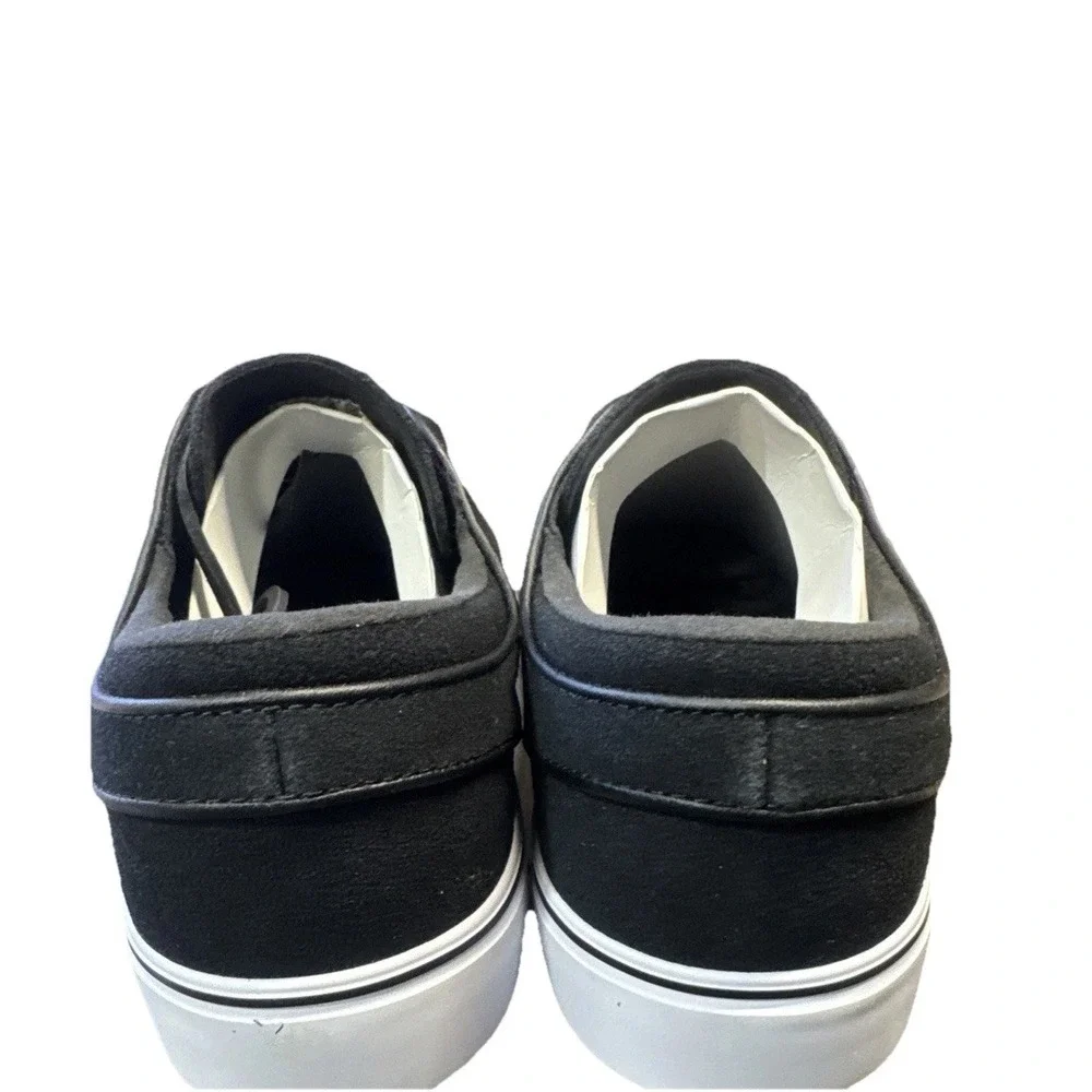 Nike product pair