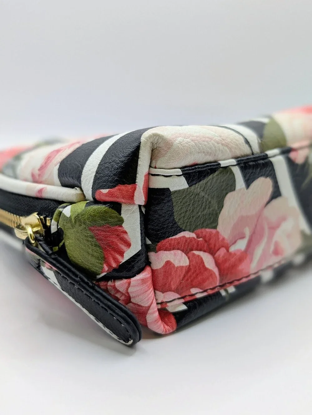 Betsey Johnson Cosmetic Bag & Sakura Bath & Body Gift Set NWOT