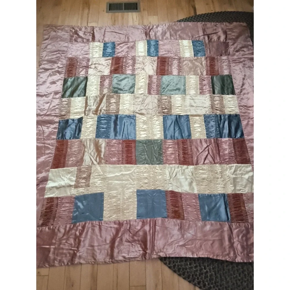 Antique Very Old‎ Estate Find Handmade Silk Satin Lap Bed Quilt 64x69