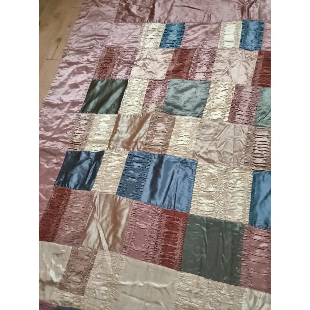 Antique Very Old‎ Estate Find Handmade Silk Satin Lap Bed Quilt 64x69