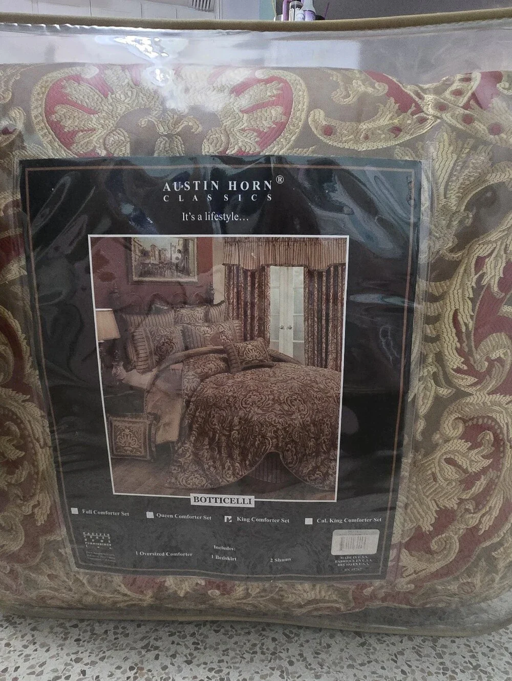 Austin Horn elegant comforter