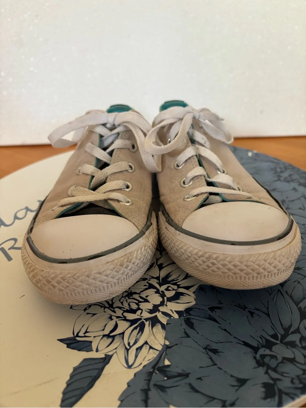 Converse cute low