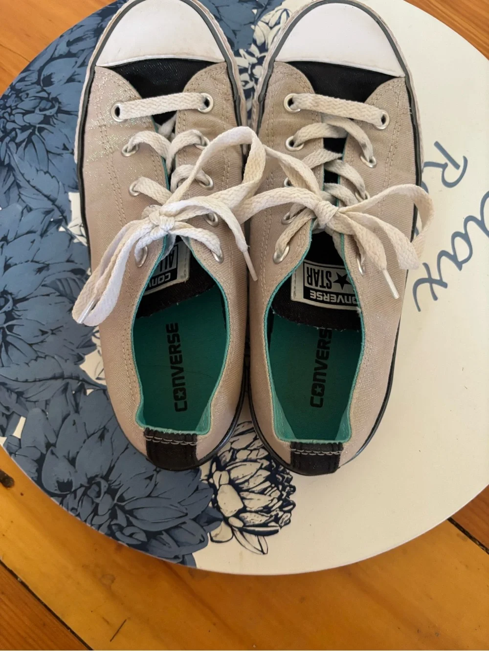 Converse cute low