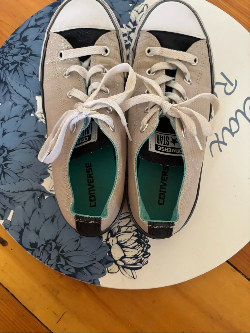 Converse cute low