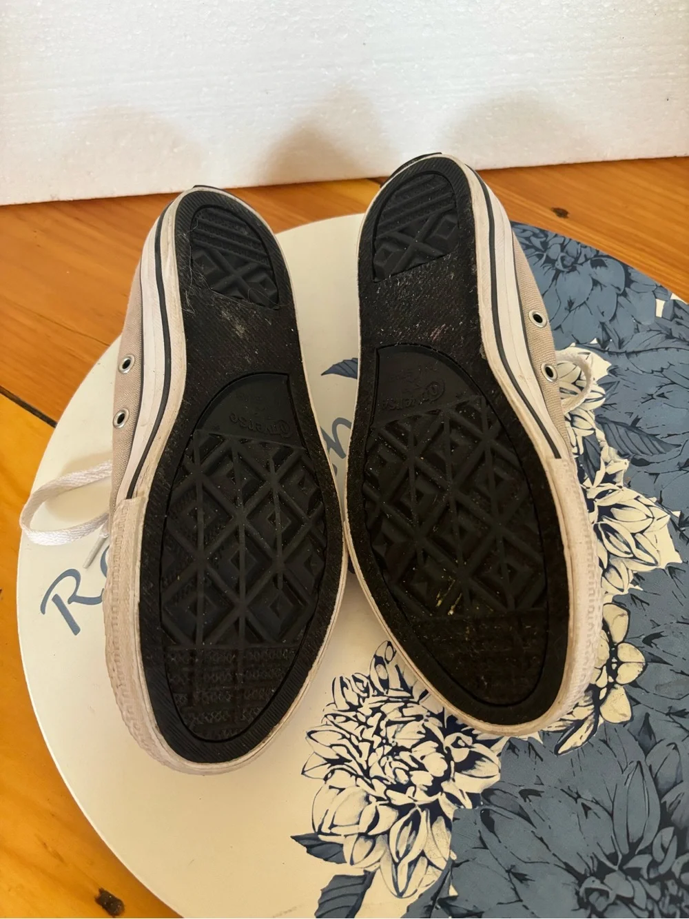 Converse cute low