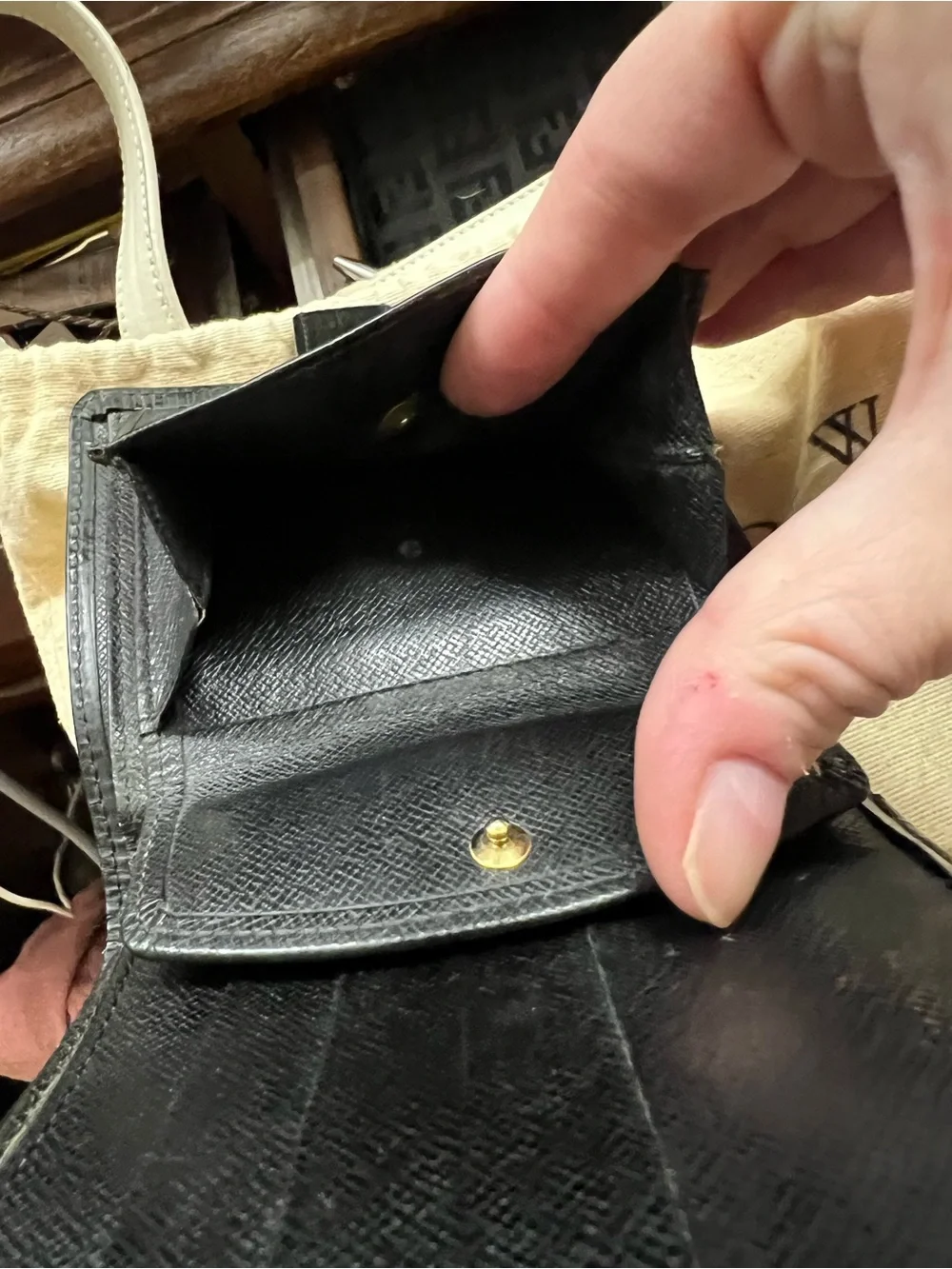 Louis Vuitton compact louis