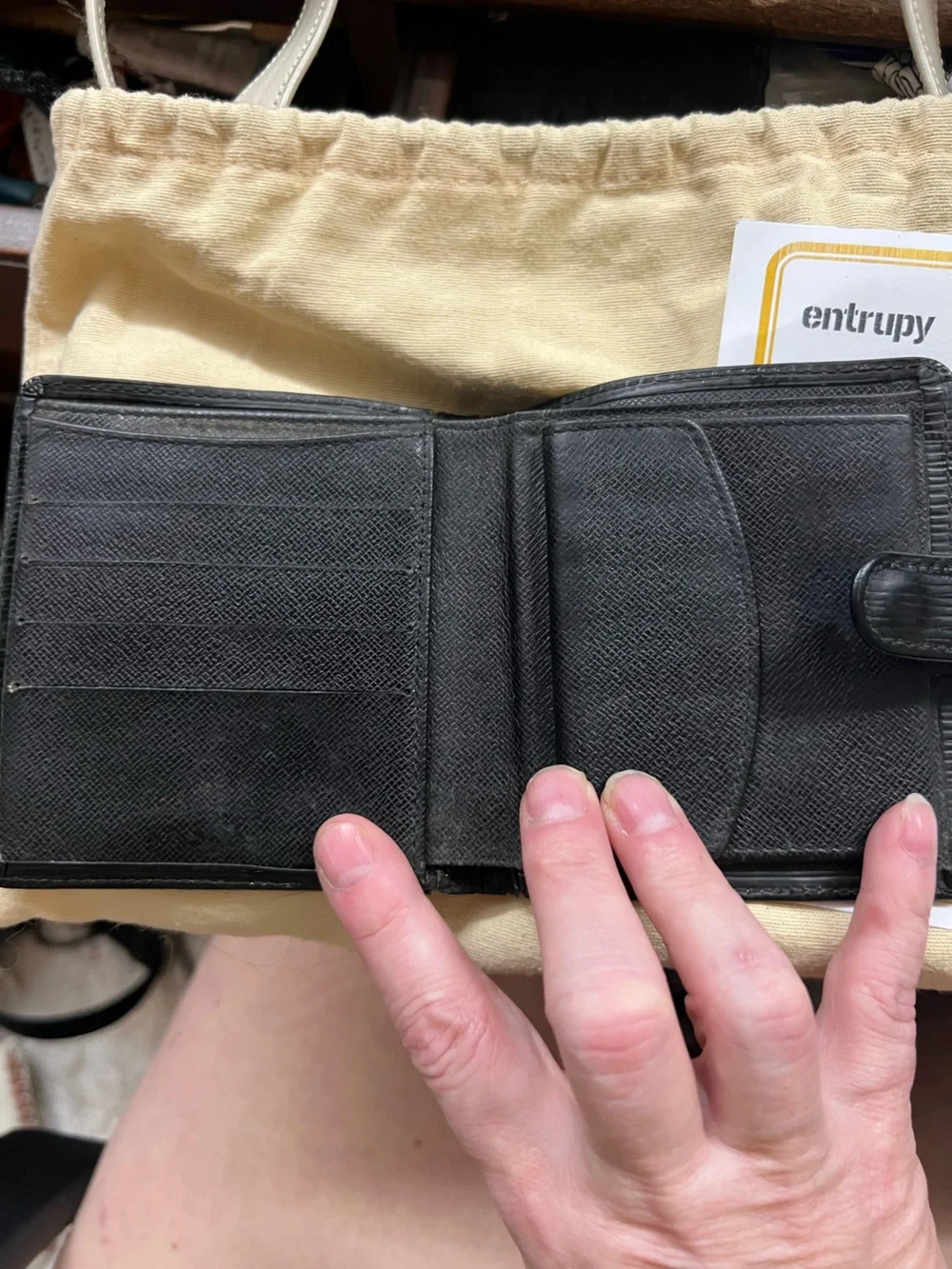 Louis Vuitton compact louis
