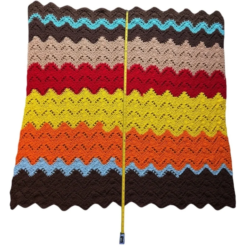 Vintage Crochet Zig Zag Pattern Chevron Ripple Afghan Blanket Measures 52x53