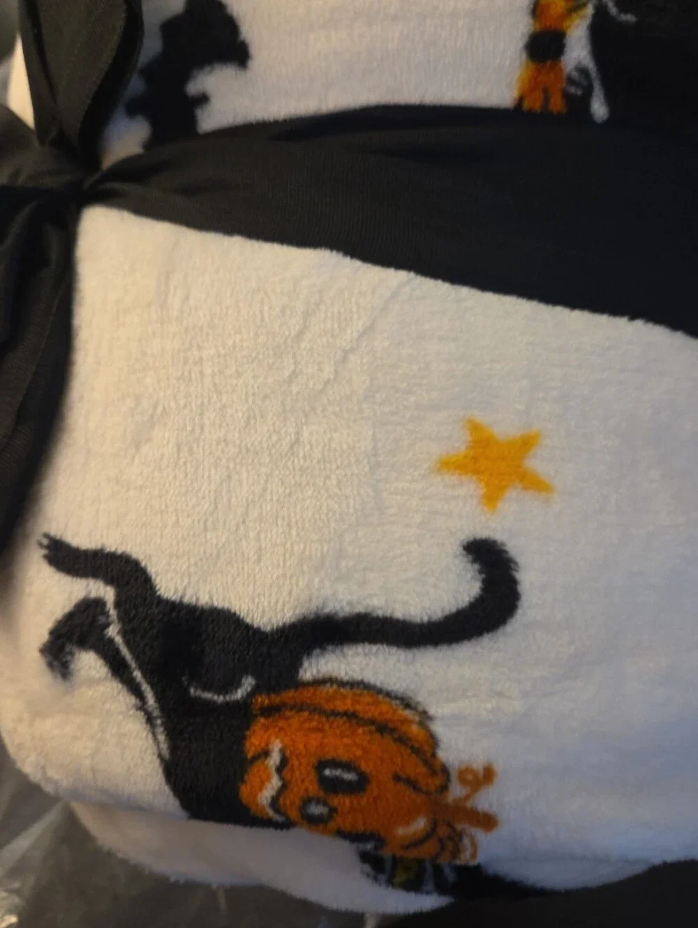 Hay & Harvest 60x80 Halloween Plush Printed Throw New Black Cats,Stars Halloween